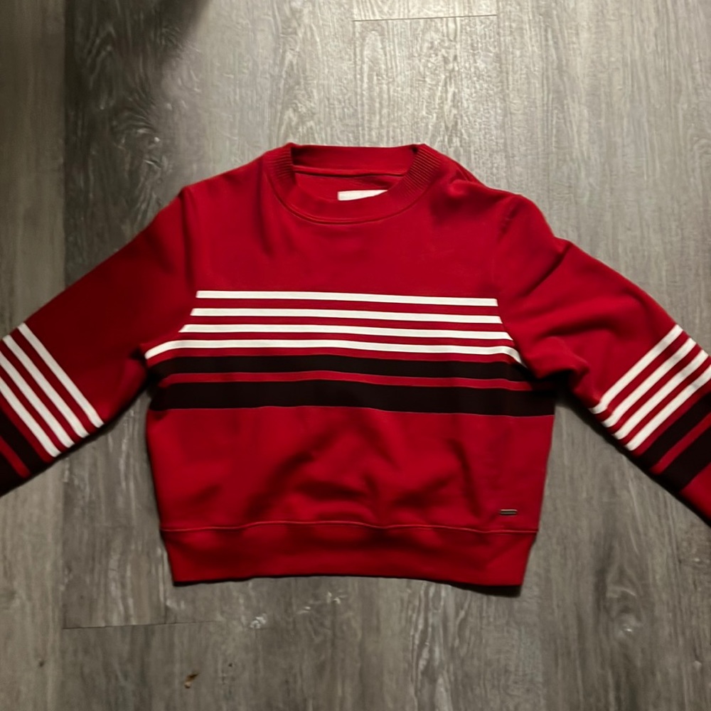 Is used but has no tears and it is in great condition